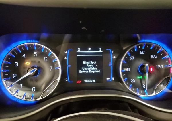 Chrysler Pacifica cena 59900 przebieg: 90606, rok produkcji 2020 z Piotrków Trybunalski małe 92